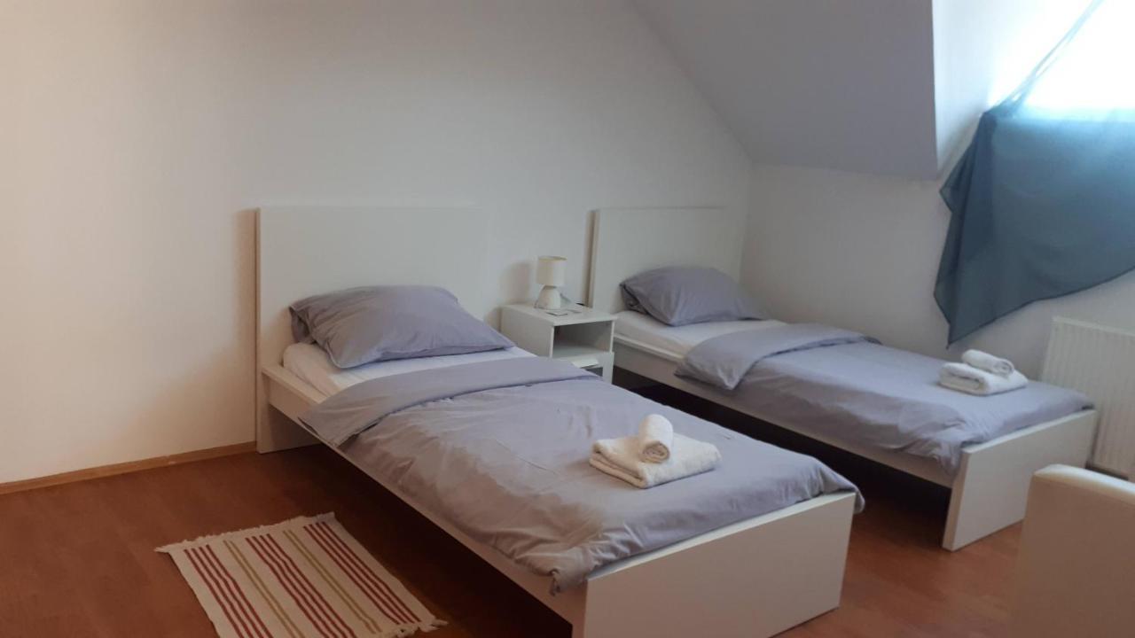 Guest House Ruza Tenja Exterior photo